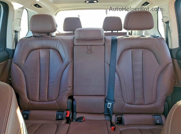 5UXCW2C08M9G34307 2021 BMW X7 Black Rear seats view