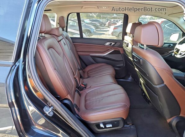 5UXCW2C08M9G34307 2021 BMW X7 Black Rear interior view
