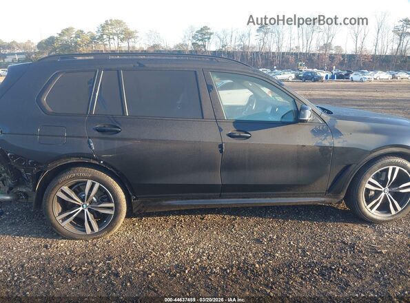 5UXCW2C09N9L68522 2022 BMW X7 Black Widok wnętrza z tyłu