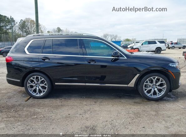 5UXCW2C0XL9B27696 2020 BMW X7 Black Rear interior view