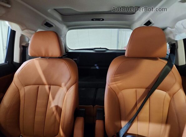 5UXCW2C0XN9L34024 2022 BMW X7 Синий Вид задних сидений