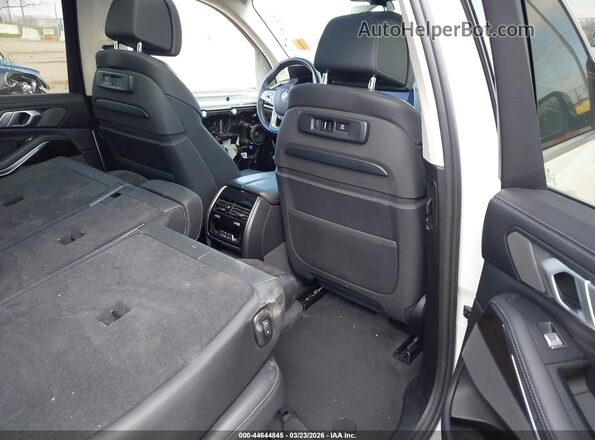 5UXCX4C50KLS36039 2019 BMW X7 White VIN կոդի պիտակի տեսք