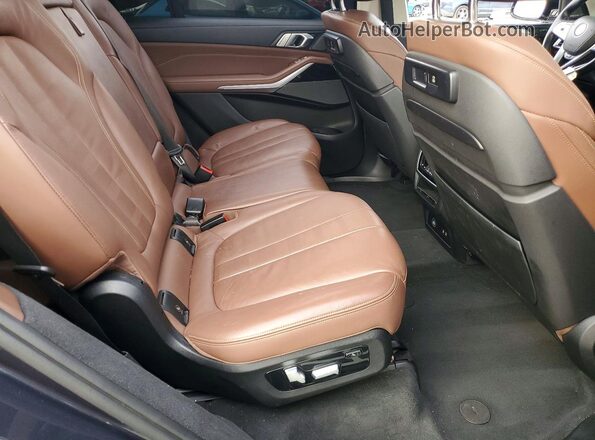 5UXCX4C53KLS38304 2019 BMW X7 Gray უკანა სალონის ხედი