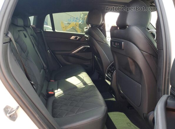 5UXCY6C09P9P83201 2023 BMW X6 White Вид задньої частини салону