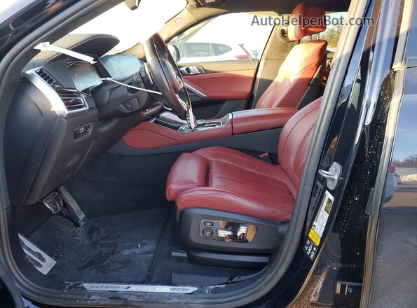 5UXCY8C06N9J43844 2022 BMW X6 Черный Вид салона спереди