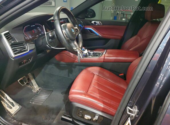 5UXCY8C0XN9M57643 2022 BMW X6 Blue Widok wnętrza z przodu