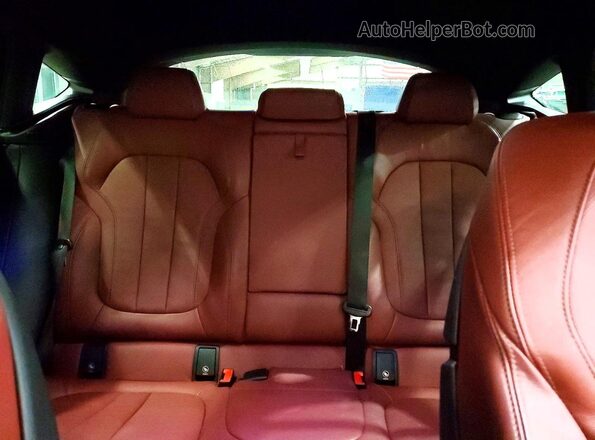5UXCY8C0XN9M57643 2022 BMW X6 Blue Widok tylnych siedzeń