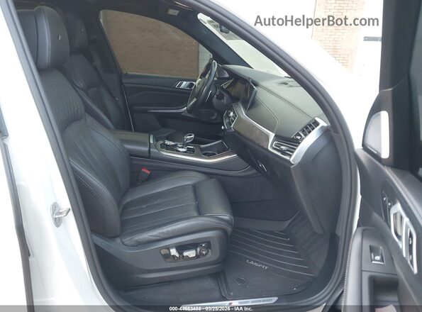 5UXJU2C54KLN67310 2019 BMW X5 White Widok wnętrza z przodu