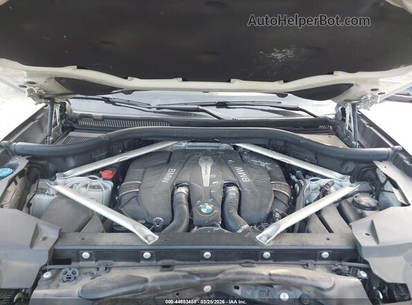 5UXJU2C54KLN67310 2019 BMW X5 White Widok z tyłu