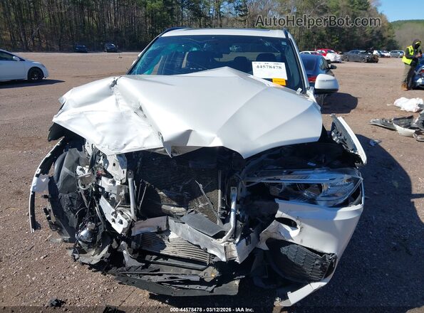5UXKR2C58J0X09132 2018 BMW X5 Белый Вид спереди