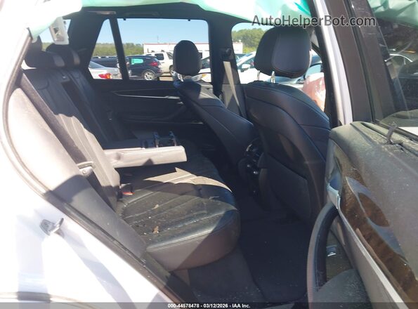 5UXKR2C58J0X09132 2018 BMW X5 Белый Вид наклейки с VIN-кодом