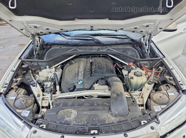 5UXKU0C35H0G69378 2017 BMW X6 Белый Вид подкапотного пространства