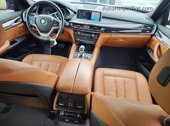 5UXKU0C35H0G69378 2017 BMW X6 Белый Вид панели приборов