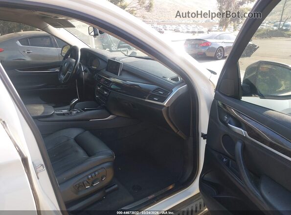 5UXKU0C50G0F93049 2016 BMW X6 White წინა სალონის ხედი