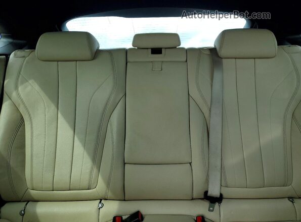 5UXKU0C52K0S97665 2019 BMW X6 White უკანა სავარძლების ხედი