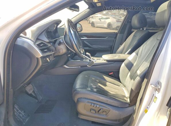 5UXKU0C5XJ0G69495 2018 BMW X6 Белый Вид салона спереди