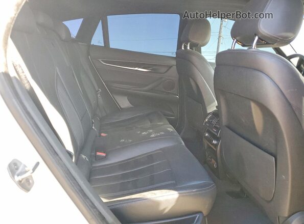5UXKU0C5XJ0G69495 2018 BMW X6 Белый Вид задних сидений