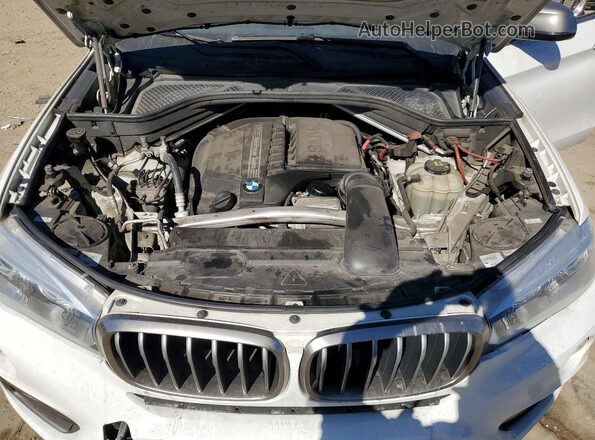 5UXKU0C5XJ0G69495 2018 BMW X6 Белый Вид задней части салона