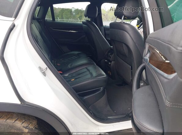 5UXKU2C54J0X49190 2018 BMW X6 White Vista de la etiqueta del VIN