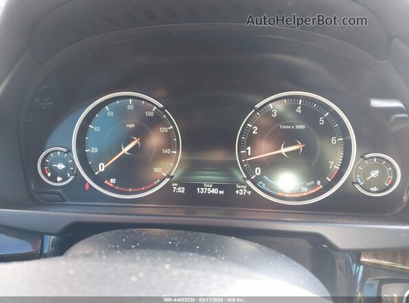 5UXKU2C57G0N79142 2016 BMW X6 White Widok tylnych siedzeń