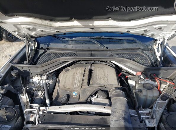 5UXKU2C57G0N79142 2016 BMW X6 White Widok z tyłu