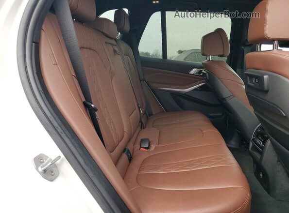 5UXTA6C03M9D45146 2021 BMW X5 White Widok wnętrza z tyłu