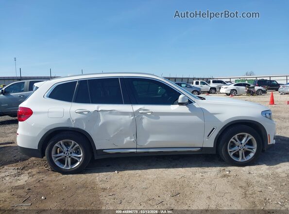 5UXTR7C51KLR46532 2019 BMW X3 White Vista interior trasera