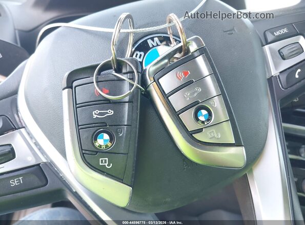 5UXTR7C51KLR46532 2019 BMW X3 White Vista del salpicadero