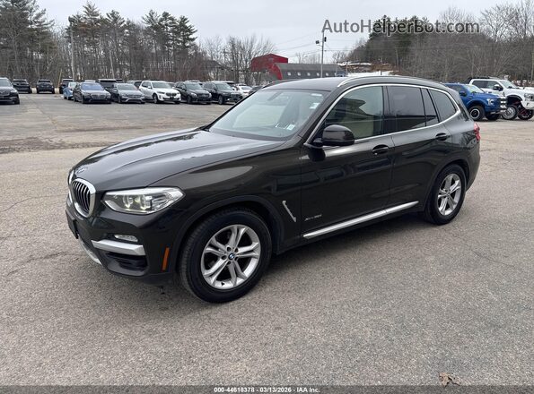 5UXTR9C59JLC75432 2018 BMW X3 Green Vista tres cuartos delantera izquierda