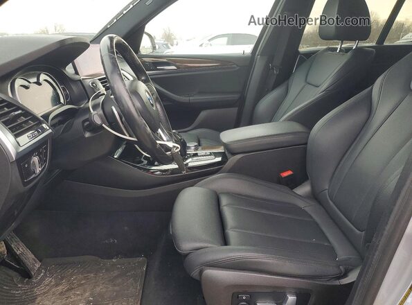 5UXTR9C59KLE14251 2019 BMW X3 Серебряный Вид салона спереди