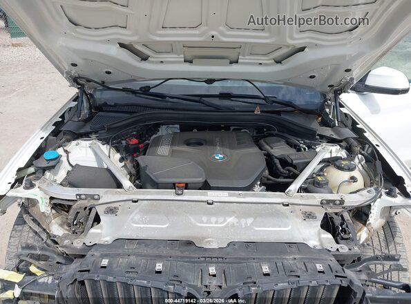5UXTR9C5XJLC73155 2018 BMW X3 White Rear view