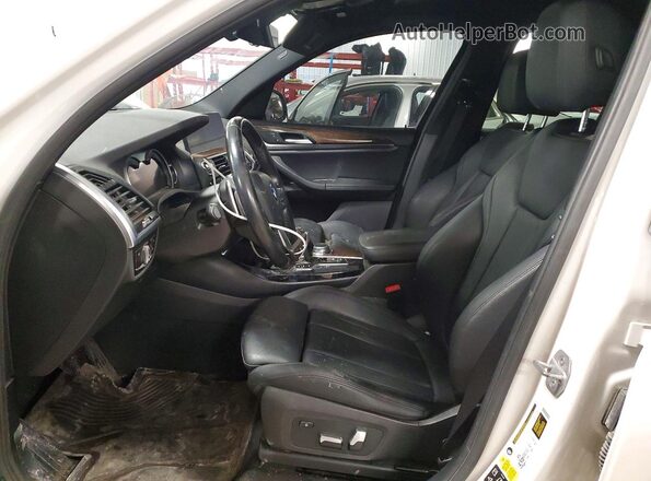 5UXTR9C5XJLD58464 2018 BMW X3 White Вид салону спереду