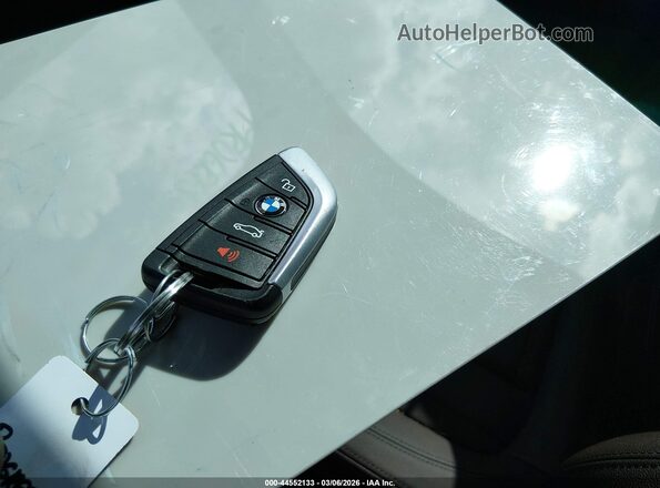 5UXTR9C5XJLD59744 2018 BMW X3 Белый Вид панели приборов