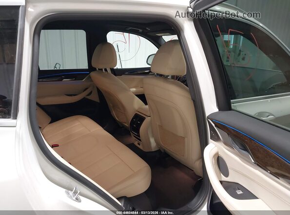 5UXTS1C00M9F57678 2021 BMW X3 White Вид наклейки з VIN-кодом