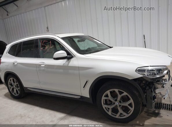 5UXTS1C00M9F57678 2021 BMW X3 White Вид задньої частини салону
