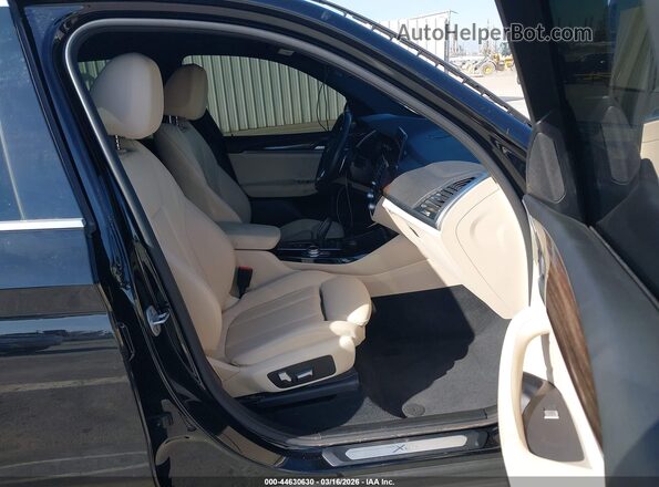 5UXTY3C05M9G56376 2021 BMW X3 Black Widok wnętrza z przodu
