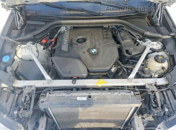 5UXUJ3C57KLG53483 2019 BMW X4 Белый Вид задней части салона