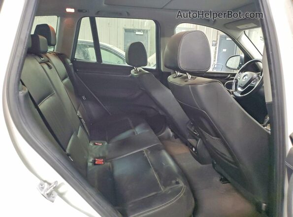5UXWX9C5XG0D81255 2016 BMW X3 White Rear seats view