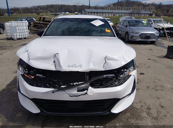 5XXG64J27RG246995 2024 KIA K5 White Vista interior trasera