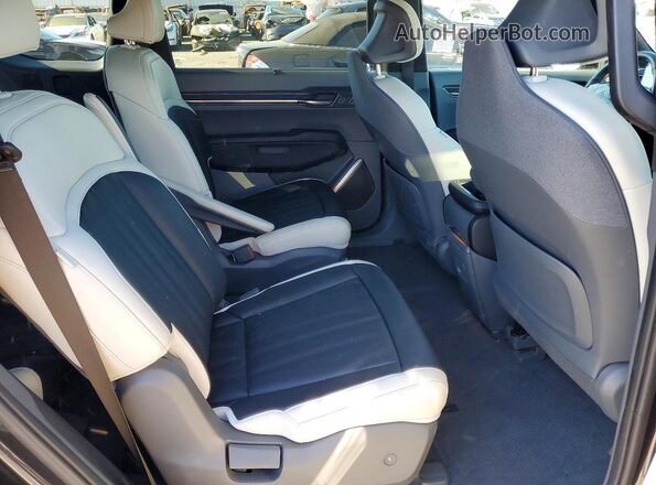 5XYAEFS56TG004747 2026 KIA EV9 Gray Вид задньої частини салону