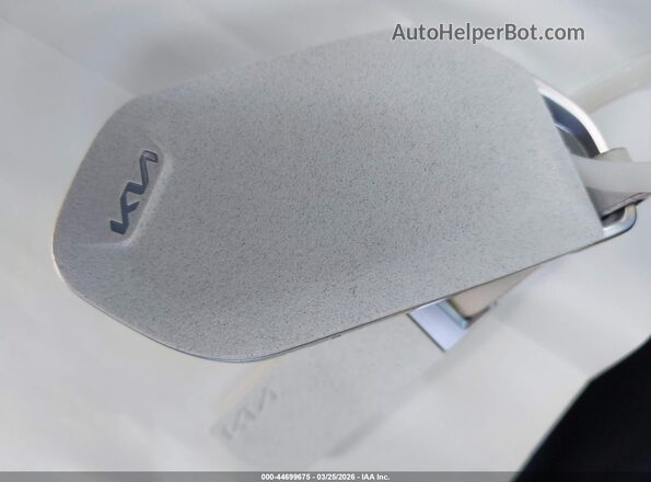 5XYC34JAXSG008560 2025 KIA EV6 White Widok deski rozdzielczej