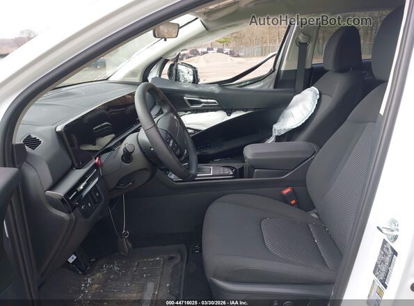 5XYK23DF2TG405326 2026 KIA SPORTAGE White Widok wnętrza z przodu