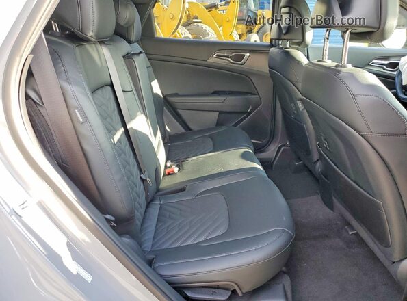 5XYK6CDF2TG341695 2026 KIA SPORTAGE Gray უკანა სალონის ხედი