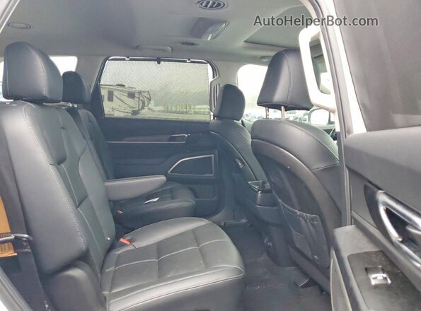 5XYP34HCXNG296447 2022 KIA TELLURIDE White უკანა სალონის ხედი