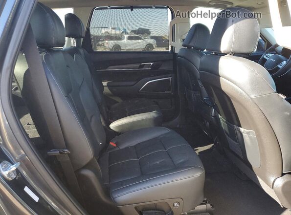 5XYP54HCXNG279223 2022 KIA TELLURIDE Black Rear interior view
