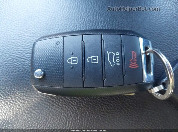5XYPGDA56HG203766 2017 KIA SORENTO White Widok deski rozdzielczej