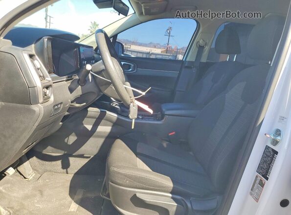 5XYRG4LC6MG040373 2021 KIA SORENTO White Front interior view