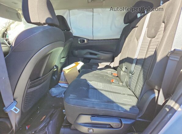 5XYRG4LC9NG150142 2022 KIA SORENTO Silver Vista interior trasera
