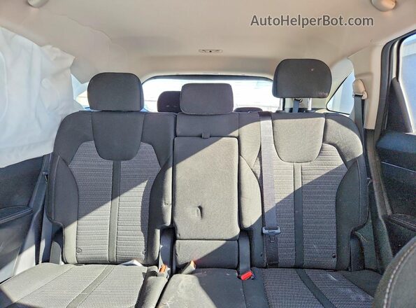 5XYRG4LC9NG150142 2022 KIA SORENTO Silver Vista de los asientos traseros