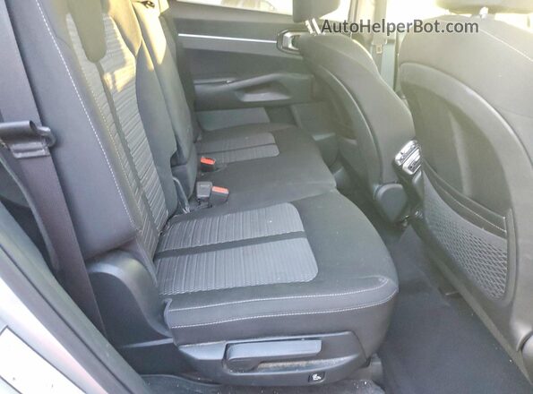 5XYRGDLC1MG016885 2021 KIA SORENTO Silver Widok tylnych siedzeń